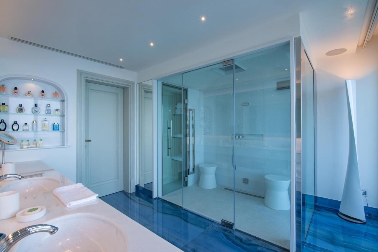 Suite 251 Sea View