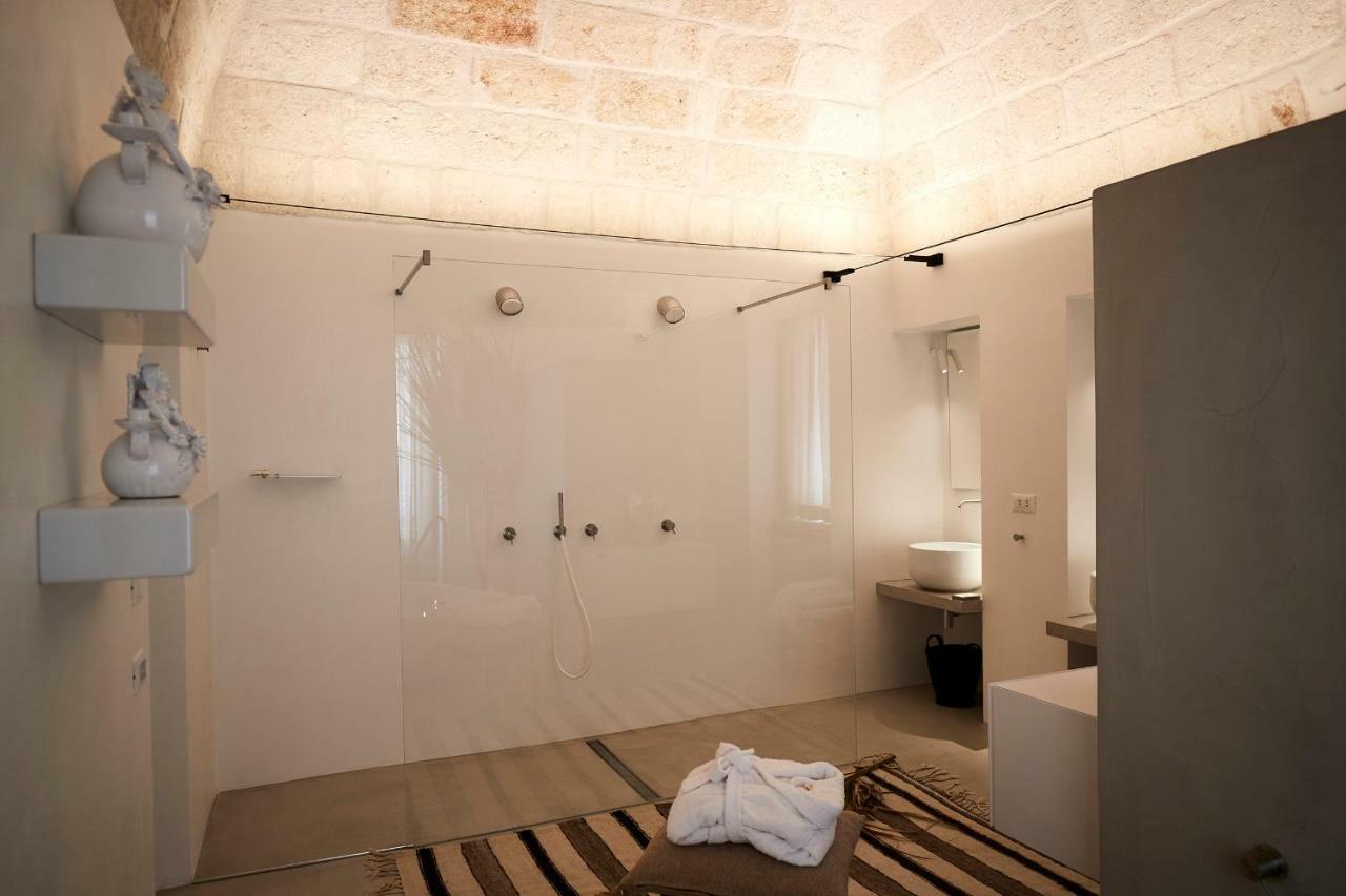 Deluxe Suite Spa Bath