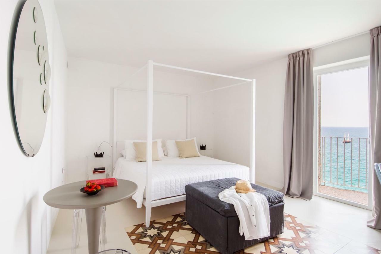 Deluxe Double Room with Balcony and Sea View,659344029:JPEG