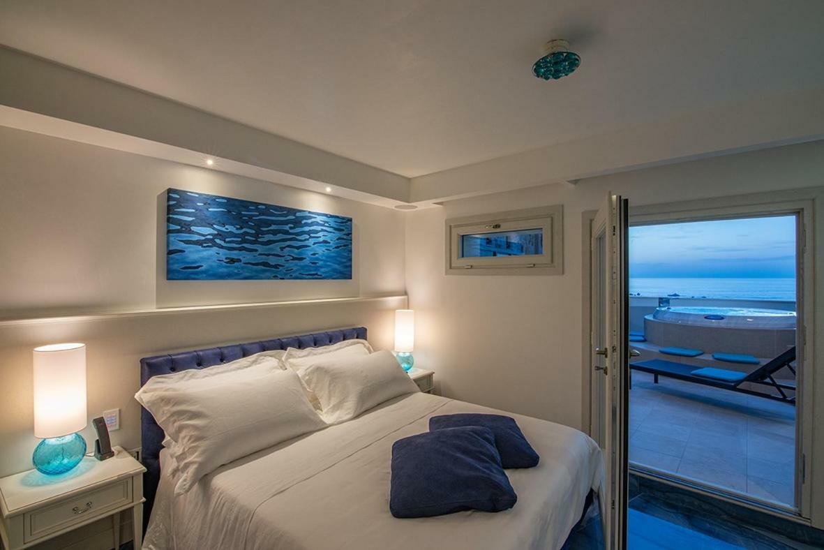 Suite 354 Sea View